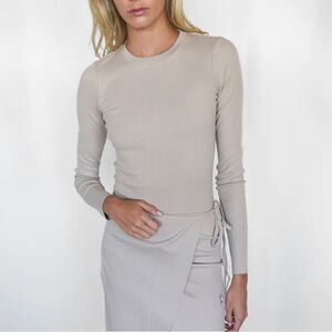 ✨ The Range NYC Women’s Cream Mass Rib Cross Back Long Sleeve Bodysuit Large